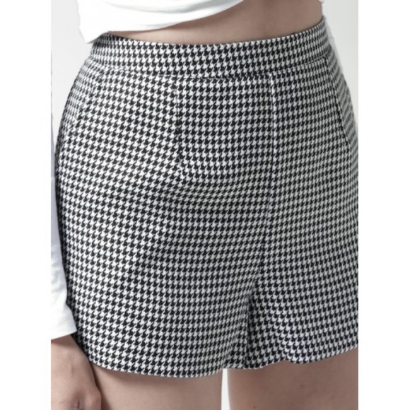 Forever 21 Houndstooth Shorts - Picture 2 of 5